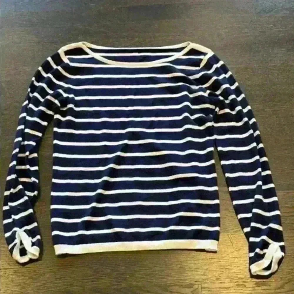 HATLEY navy and white striped top women’s size S